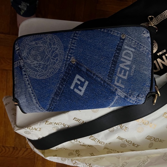 Fendace Denim Patchwork Baguette Fendi Versace - Picture 8 of 8
